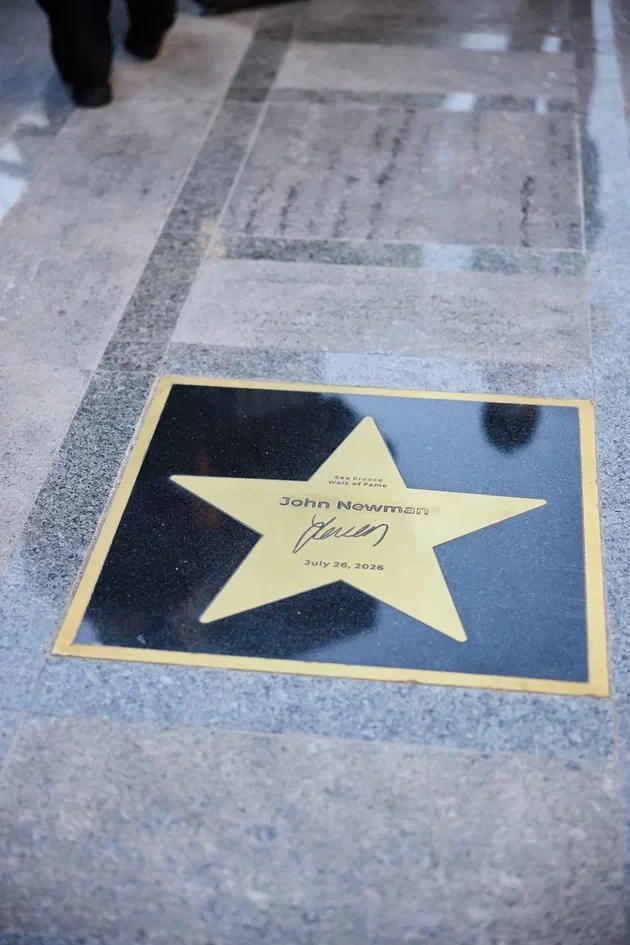 Media.az - Новости Азербайджана - Джон Ньюман открыл именную звезду на Sea Breeze Walk of Fame