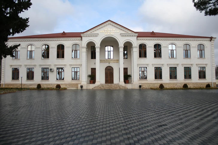 Агдамский государственный драматический театр остался без руководства