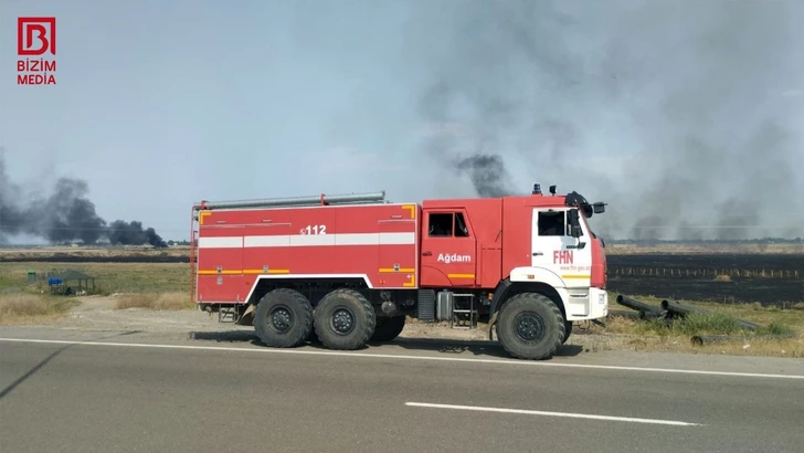 Media.az - Новости Азербайджана - Пожар в Агдаме охватил большую территорию из-за ветра: на заминированной территории слышны взрывы