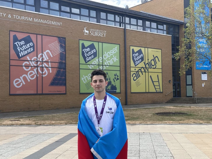 Азербайджанский студент стал чемпионом мира по робототехнике в Великобритании