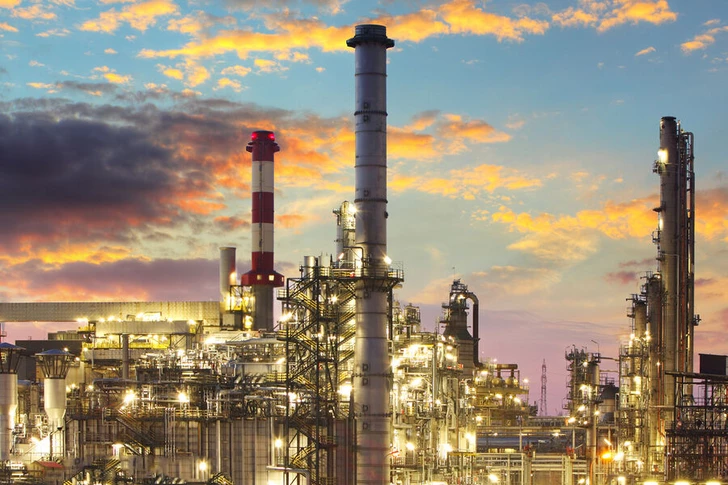 Пожар на НПЗ Saudi Aramco в Джизане ликвидирован, пострадавших нет