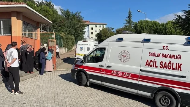 Media.az - Новости Азербайджана - Нападение с ножом в школе Стамбула: 15-летняя ученица ранила восемь сверстниц