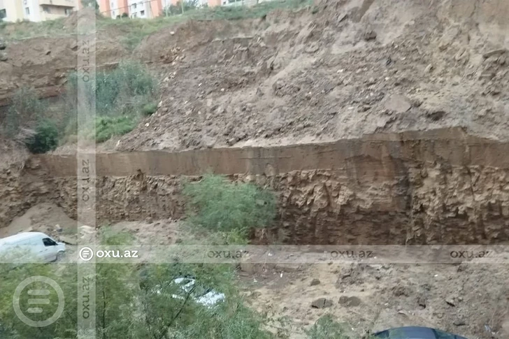 Media.az - Новости Азербайджана - Оползень в Хатаинском районе Баку расширяется: жители полгода ждут обещанную подпорную стену