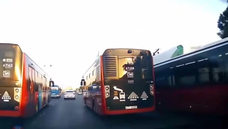 Водители автобусов устроили гонки в Баку - реакция BakuBus