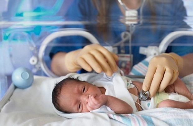 В Баку упрощена документация для госпитализации новорожденных