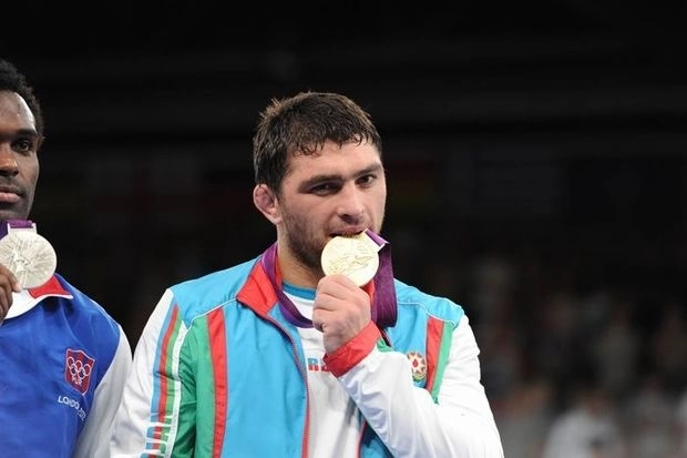 Олимпийский чемпион Азербайджана оспорит призы Александра Медведя