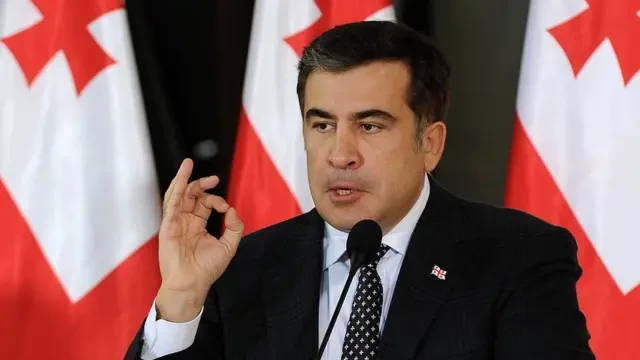 Михаил Саакашвили поддержал введение единой школьной формы в Азербайджане