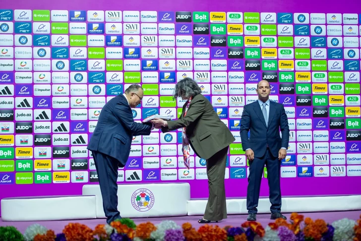 Баку официально передал флаг IJW Астане