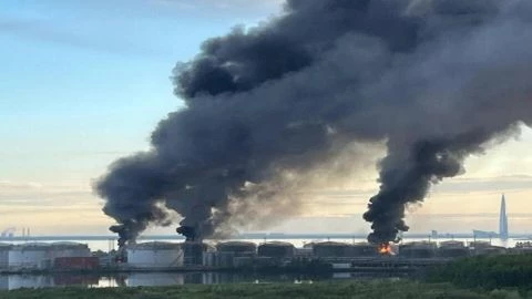 Media.az - Новости Азербайджана - Атака ВСУ на Санкт-Петербург: загорелся нефтяной терминал, есть пострадавшие