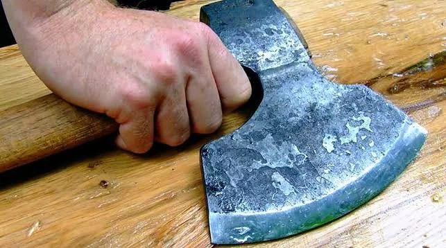 Убил жену кухонным топором: суд вынес приговор об убийстве в Агджабединском районе