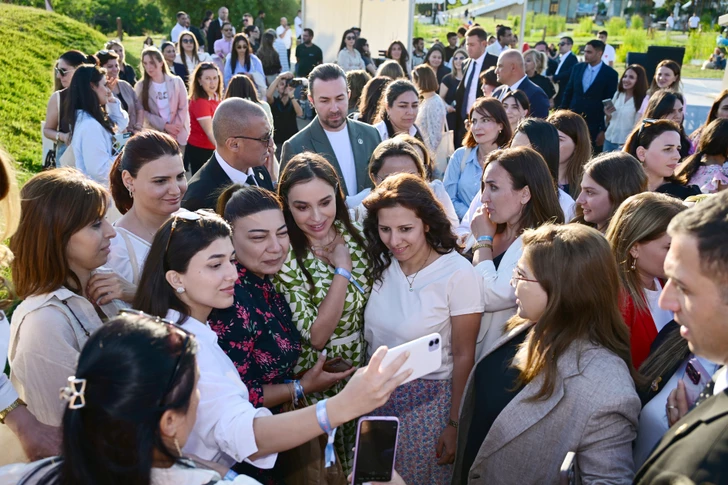 Media.az - Новости Азербайджана - Лейла Алиева и Алёна Алиева приняли участие в Фестивале благотворительности для учителей