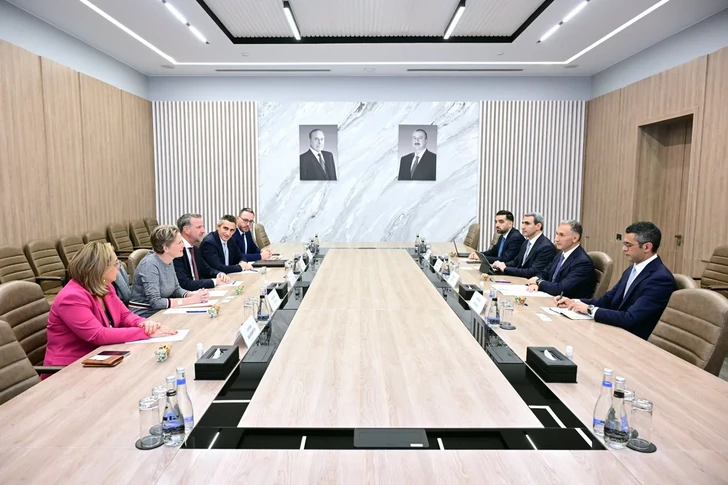 Азербайджан и нидерландская C. Steinweg Group обсудили развитие Среднего коридора