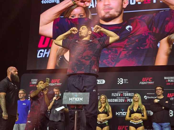 Media.az - Новости Азербайджана - Перед UFC Fight Night в Баку состоялись торжественная церемония взвешивания и битва взглядов