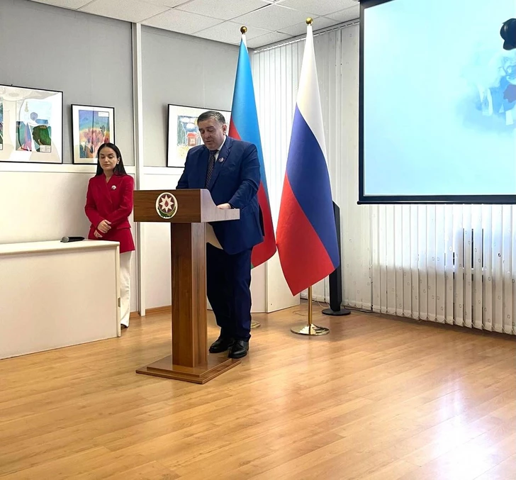 Media.az - Новости Азербайджана - В Екатеринбурге состоялась фотовыставка, посвященная 102-й годовщине со дня рождения Гейдара Алиева
