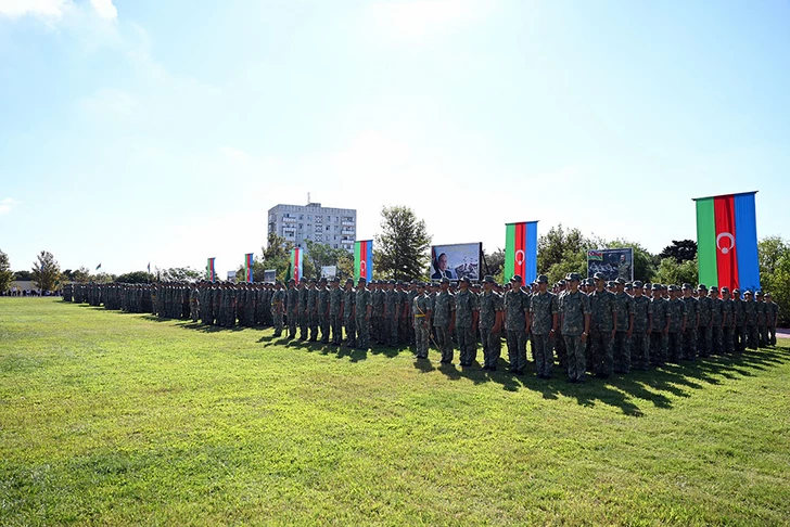 Media.az - Новости Азербайджана - Молодые курсанты Военного института имени Гейдара Алиева приняли военную присягу