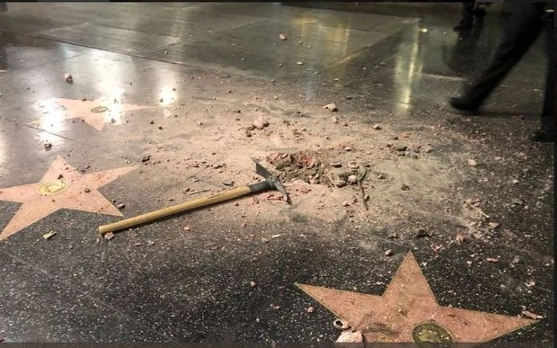 Звезду Трампа в Голливуде разнесли в крошки – ФОТО