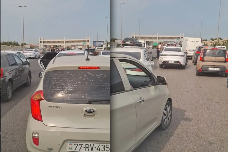 В Баку столкновение двух авто переросло в драку