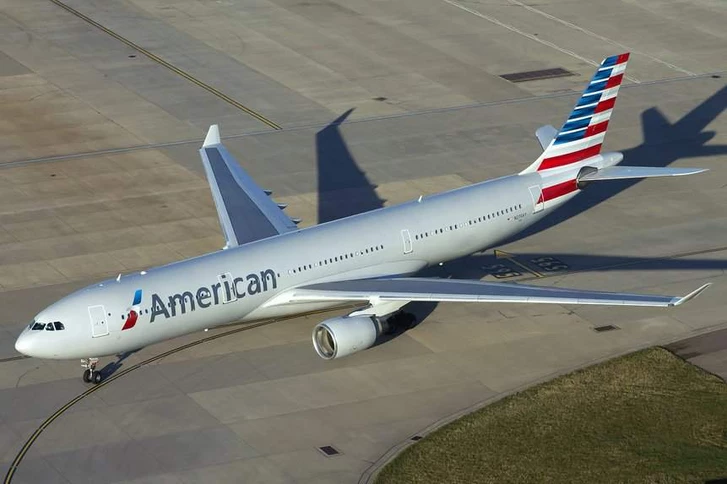 В самолете American Airlines после рейса в Колумбию обнаружили пулевые отверстия