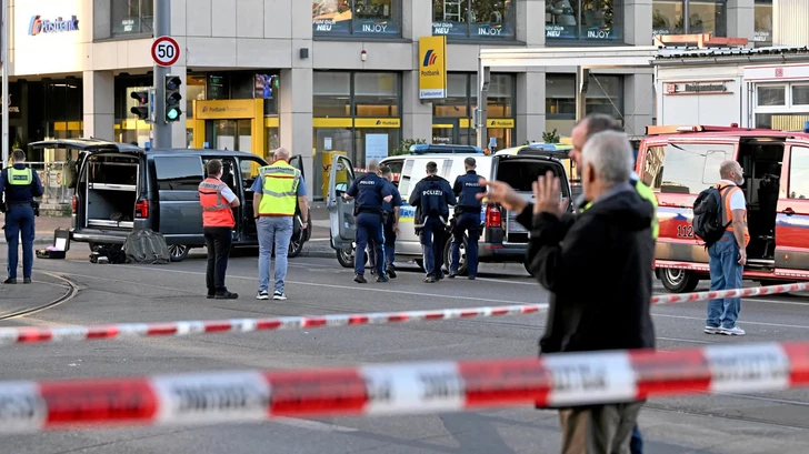 Два человека ранены в результате взрыва возле вокзала в немецком Аугсбурге