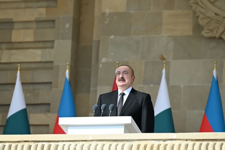 Media.az - Новости Азербайджана - Президент Ильхам Алиев выступил на военном параде, посвященном пятой годовщине Победы