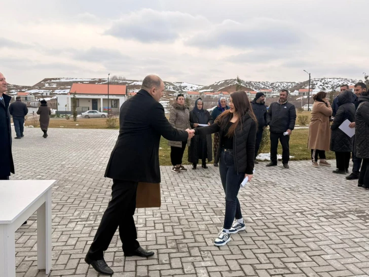 Media.az - Новости Азербайджана - В село Хоровлу Джебраильского района выехала очередная группа бывших вынужденных переселенцев