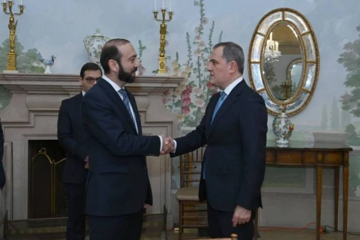 Глава МИД АР: Сегодняшние переговоры с Арменией будут способствовать процессу урегулирования