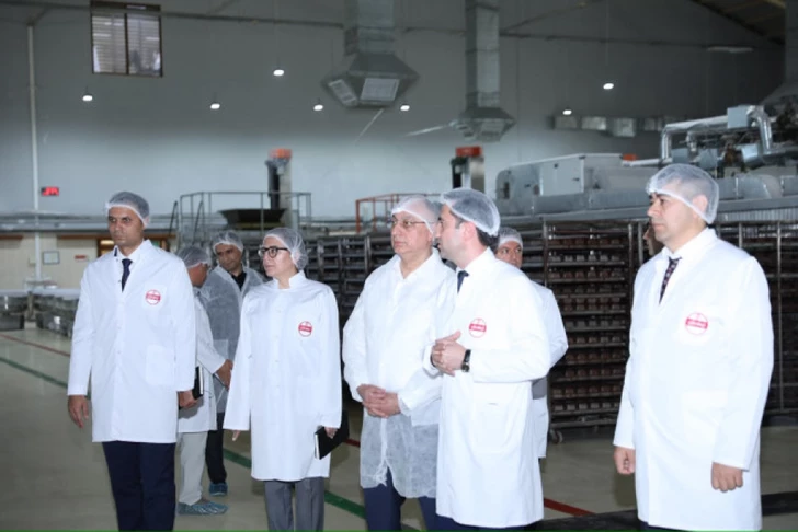 Media.az - Новости Азербайджана - Председатель АПБА ознакомился с производственной линией Bismak