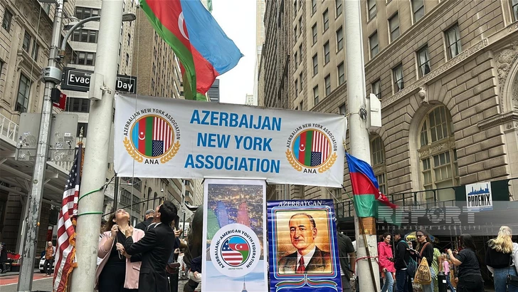 Media.az - Новости Азербайджана - В Нью-Йорке по случаю 28 Мая - Дня независимости подняли флаг Азербайджана