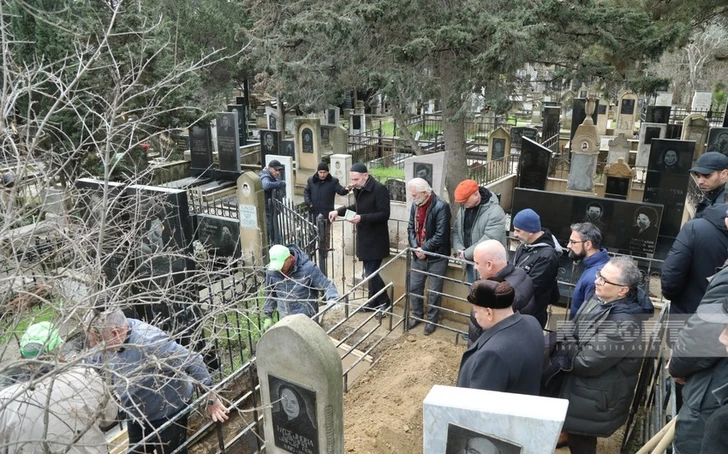 В Баку проводили в последний путь выдающегося художника Тофига Агабабаева