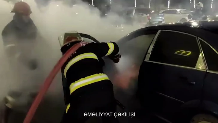 В Сумгайыте загорелся автомобиль Chevrolet