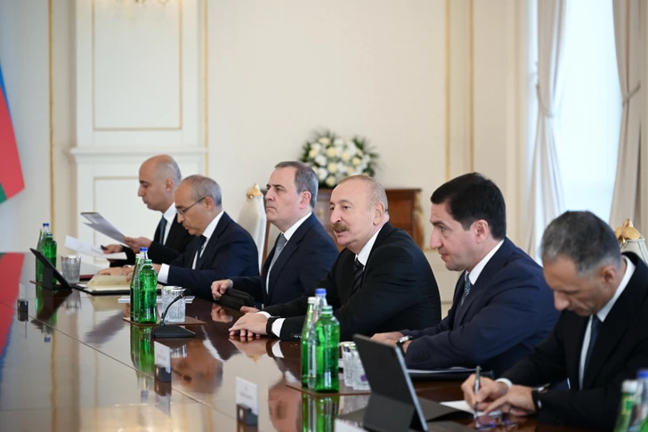 Media.az - Новости Азербайджана - Состоялась встреча Президента Ильхама Алиева с премьер-министром Камбоджи в расширенном составе