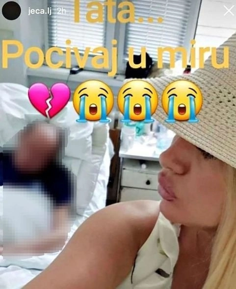 Сербская певица сделала селфи с умершим отцом – ФОТО