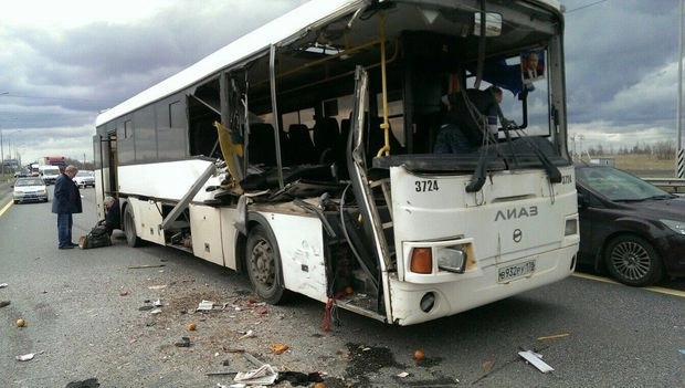 В России автобус с азербайджанцами попал в аварию – ВИДЕО