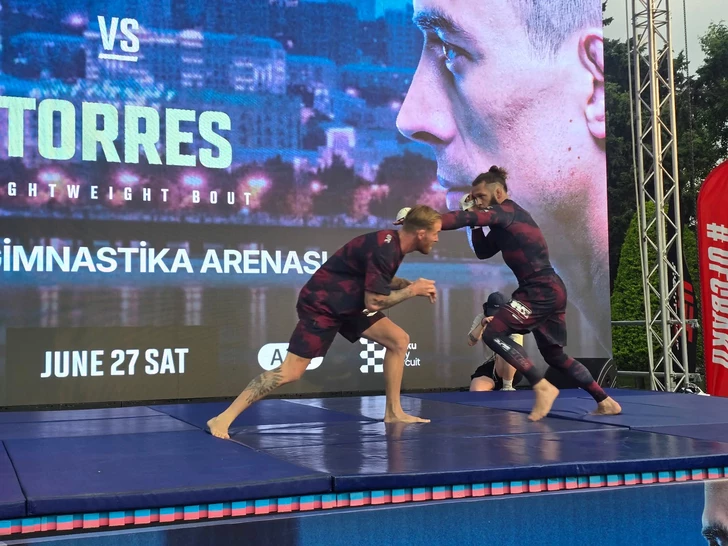 Media.az - Новости Азербайджана - Звезды UFC провели открытую тренировку на Бакинском бульваре
