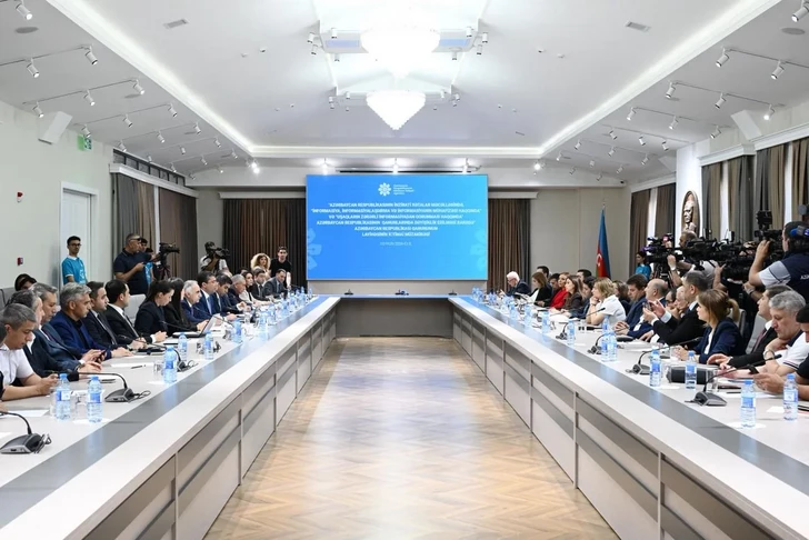 В Азербайджане обсудили законопроект о защите детей в цифровом пространстве
