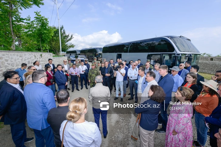 Media.az - Новости Азербайджана - Аккредитованные в Азербайджане дипломаты возвращаются из Агдама в Баку на скоростном поезде