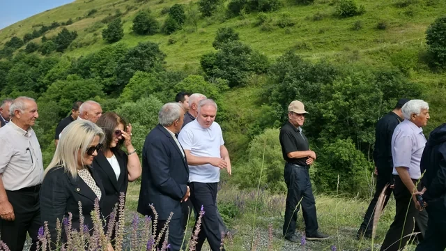Башир Гаджиев и Рамин Мамедов оценили состояние кладбищ в Кяльбаджарском районе