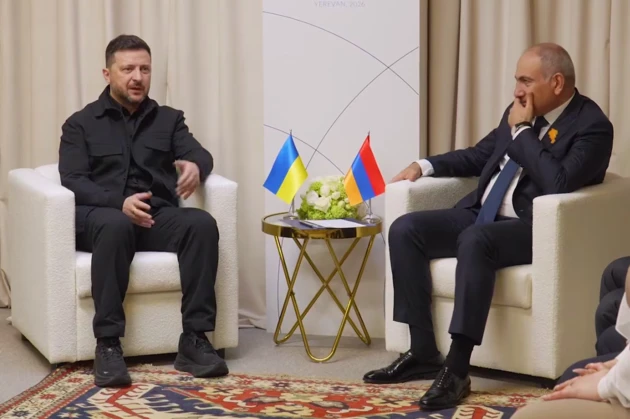 Пашинян провел телефонный разговор с Зеленским