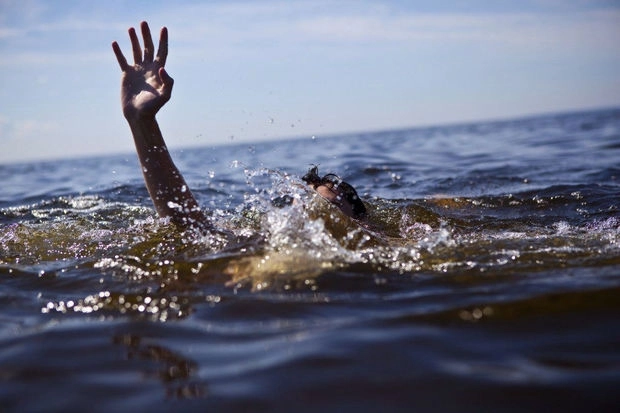В Ленкорани в море утонул человек, еще один спасен
