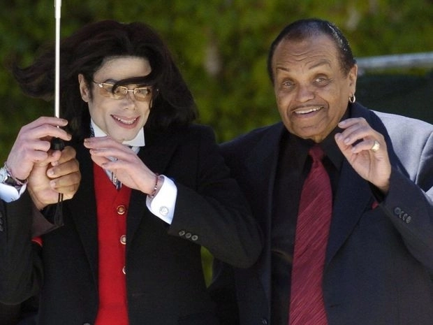 Отец Майкла Джексона подверг сына кастрации ради высокого голоса