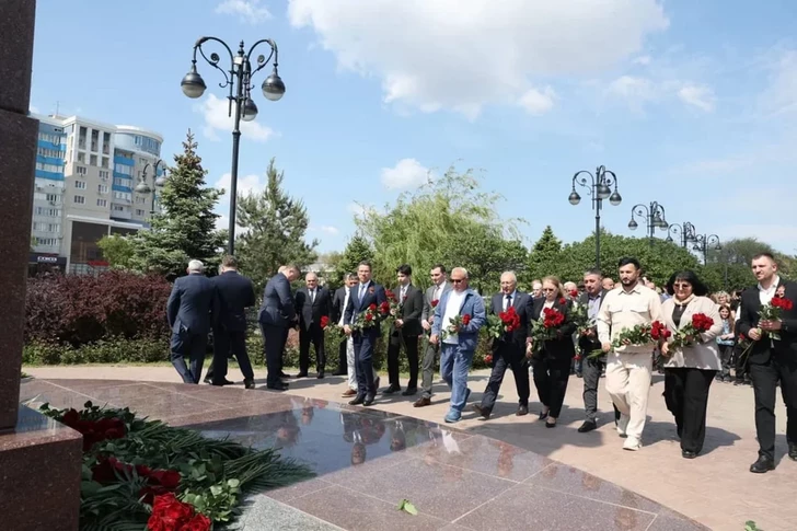Media.az - Новости Азербайджана - В Астрахани отметили 103-ю годовщину со дня рождения Гейдара Алиева