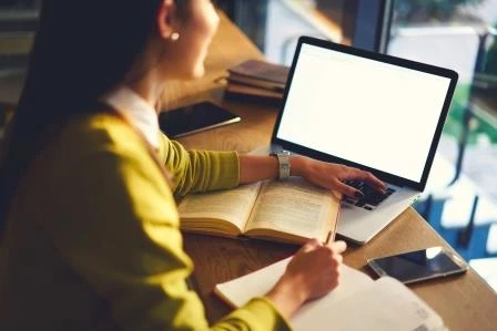 Без опыта не берут: почему выпускникам вузов сложно найти работу в Азербайджане