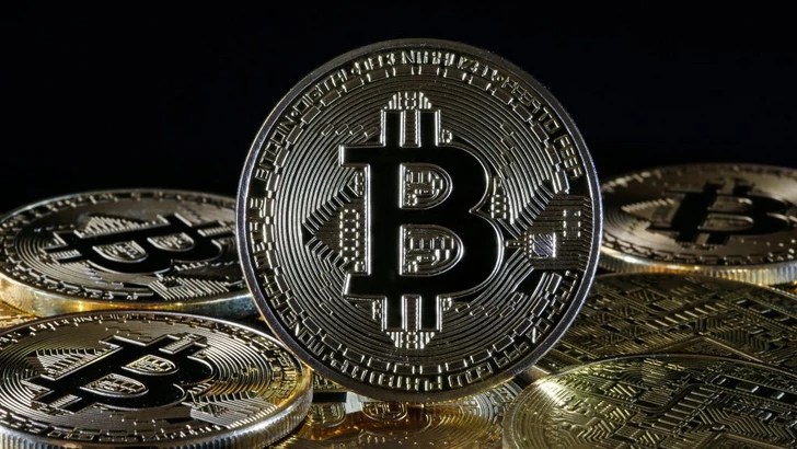 Биткоин рухнул на 6% на фоне эскалации конфликта на Ближнем Востоке