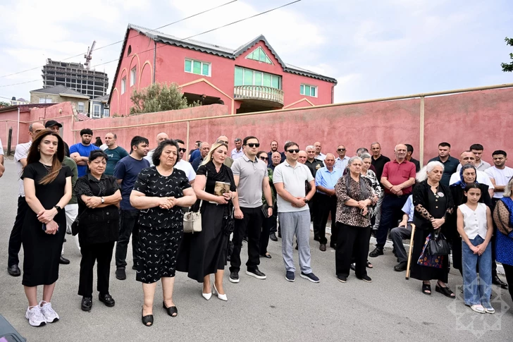 Media.az - Новости Азербайджана - В Хатаинском районе состоялось открытие памятника в честь шехида, майора Ильгара Вердиева