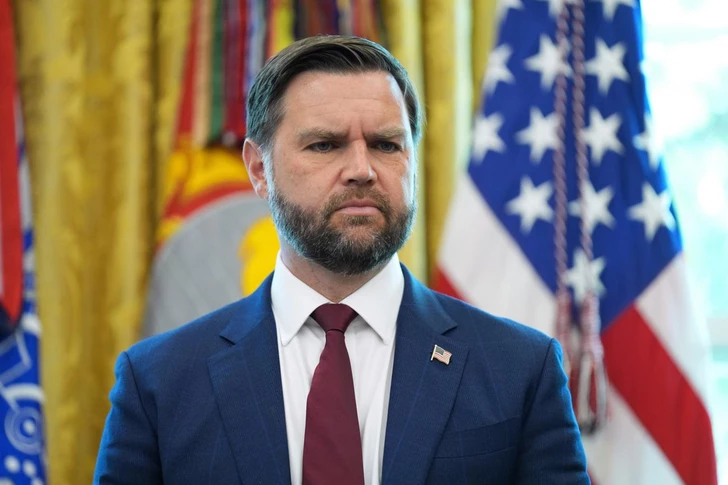 Вэнс: США намерены продолжать усилия по мирному урегулированию в Украине