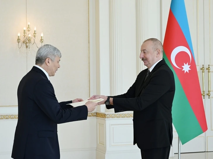 Президент Ильхам Алиев принял верительные грамоты новоназначенного посла Кыргызстана