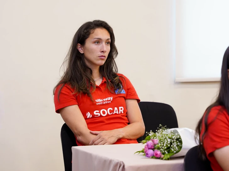 Media.az - Новости Азербайджана - Фарид Гаибов встретился с женской сборной Азербайджана по футболу