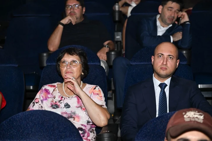 Media.az - Новости Азербайджана - Состоялся показ документального фильма о покорившей Эверест Вафе Мусаевой