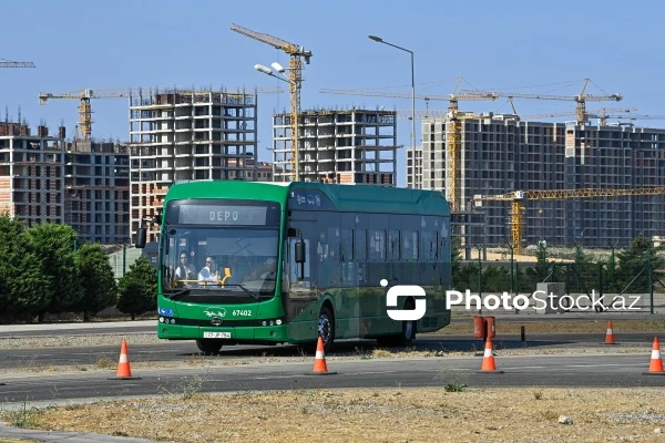 В BakuBus прокомментировали кадры с опасным маневром автобуса
