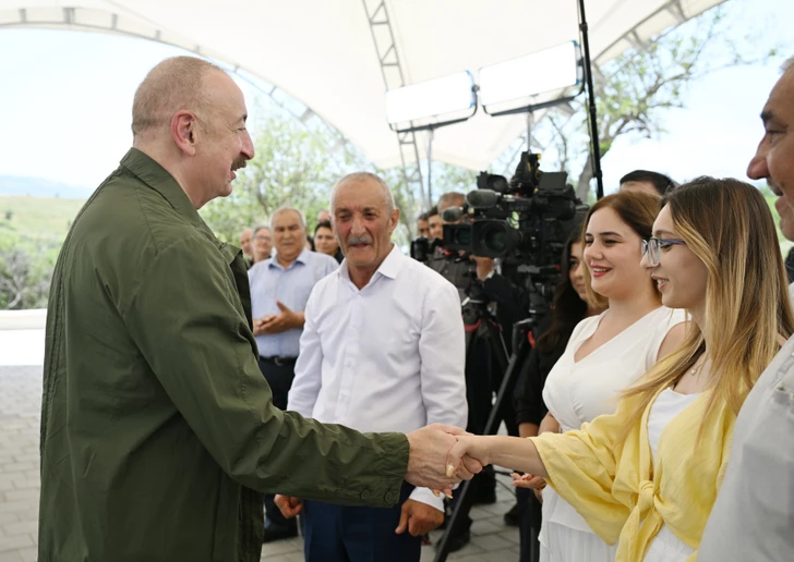 Media.az - Новости Азербайджана - Президент побывал в ходжалинском Ханъюрду, встретился с группой переселившихся в село жителей